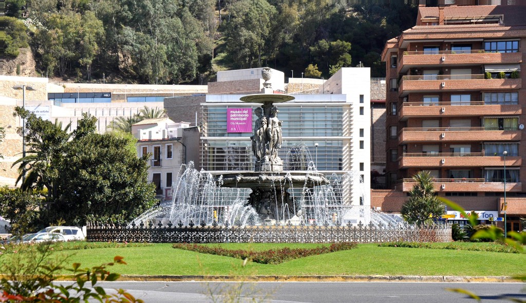 Foto: Gran fuente en la rotonda - Malaga (Málaga), España