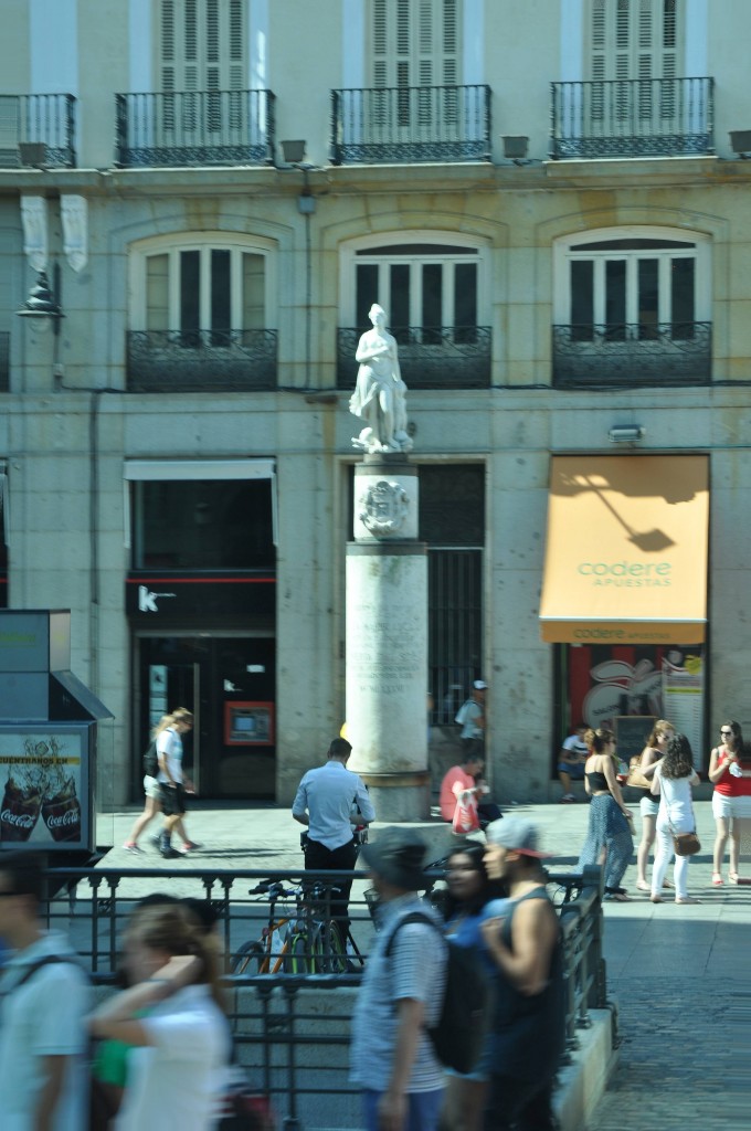 Foto: Estatua Puerta del Sol - Madrid (Comunidad de Madrid), España