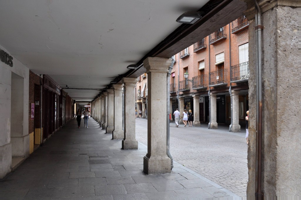 Foto: Soportales calle principal - Alcala de Henares (Madrid), España