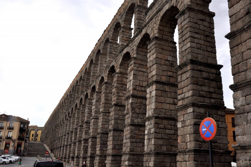 Foto: Detalle pilares acueducto - Segovia (Castilla y León), España