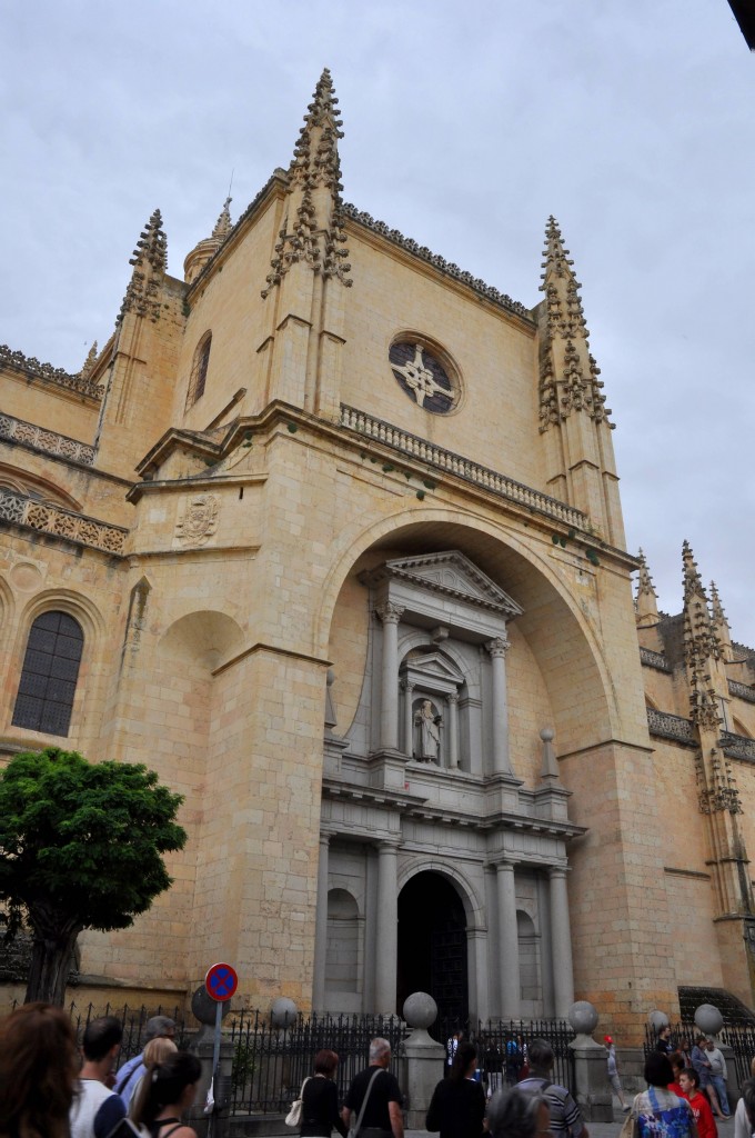 Foto: Puerta  de la iglesia - Segovia (Castilla y León), España