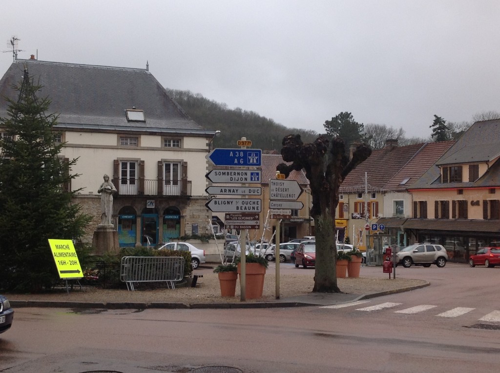 Foto de Poully En Auxiois, Francia