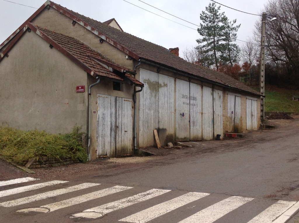 Foto de Poully En Auxiois, Francia