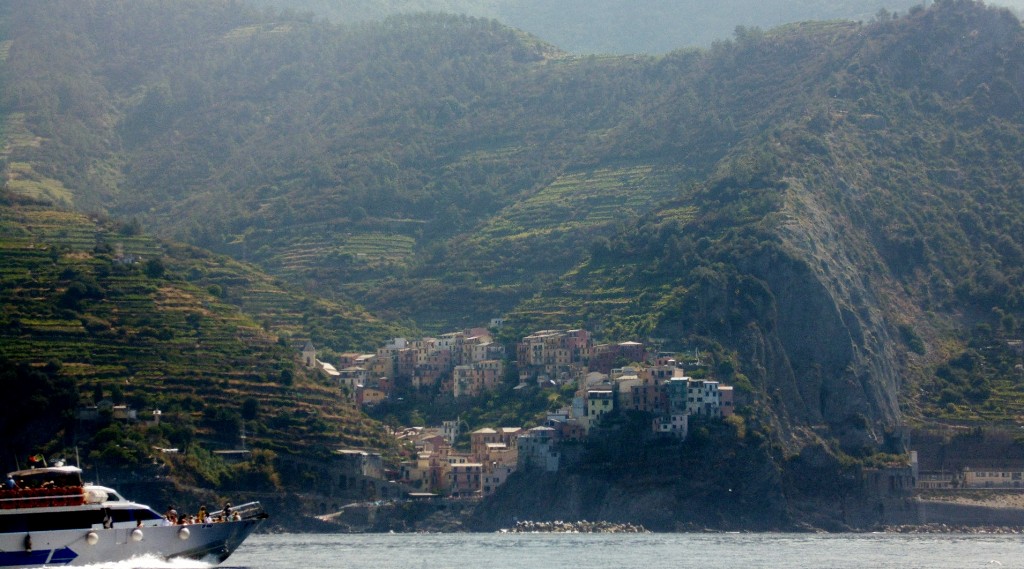 Foto: Navegando - Vernazza (Liguria), Italia