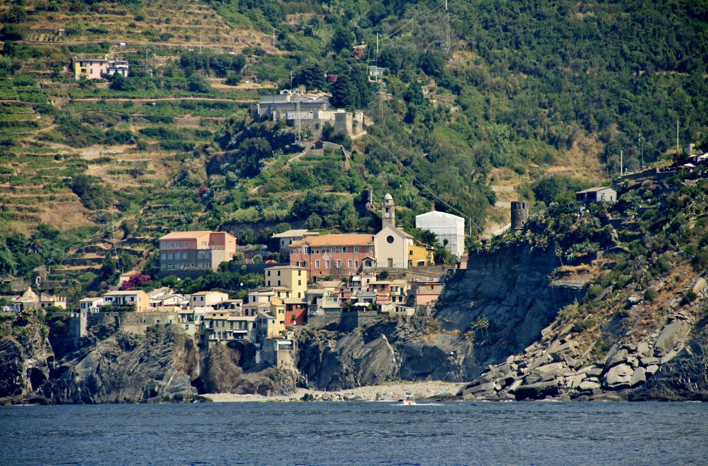 Foto: Navegando - Vernazza (Liguria), Italia