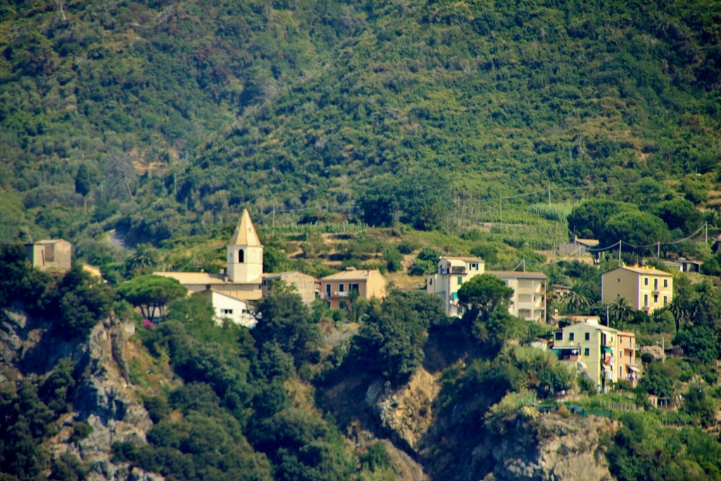 Foto: Vista del pueblo - Corniglia (Liguria), Italia