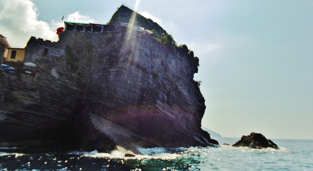 Foto: Navegando - Vernazza (Liguria), Italia