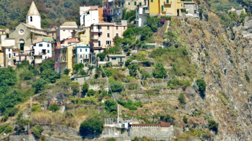 Foto: Vista del pueblo - Corniglia (Liguria), Italia