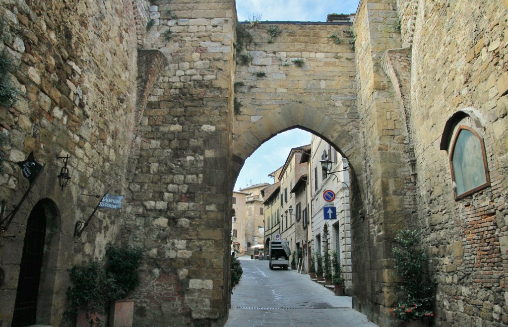 Foto: Puerta de la muralla - Montepulciano (Tuscany), Italia