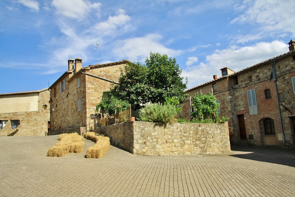 Foto: Interior de la muralla - Murlo (Tuscany), Italia