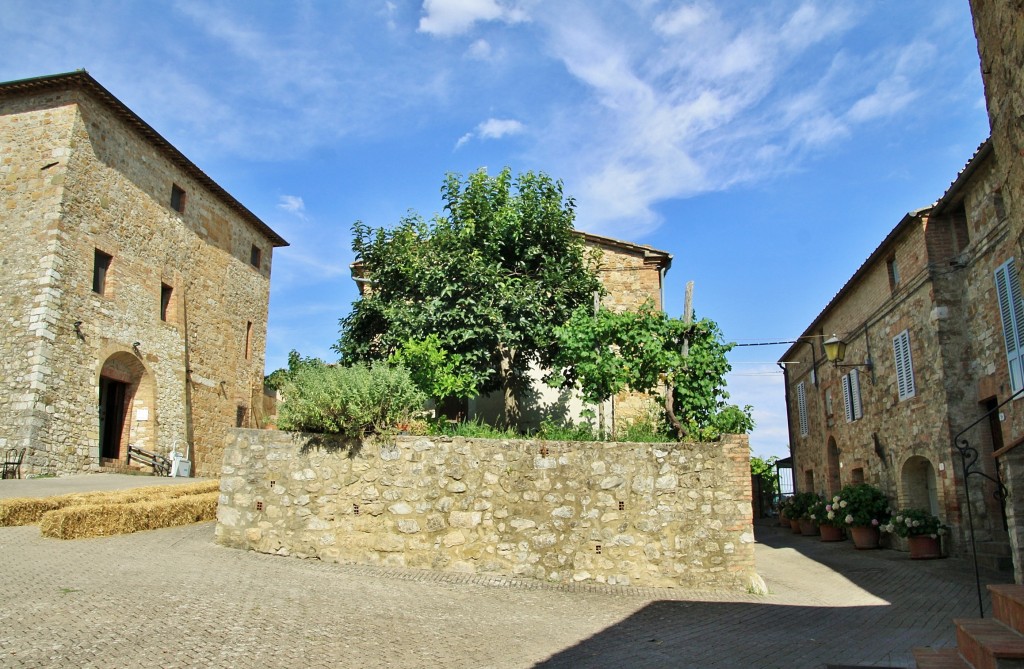 Foto: Interior de la muralla - Murlo (Tuscany), Italia