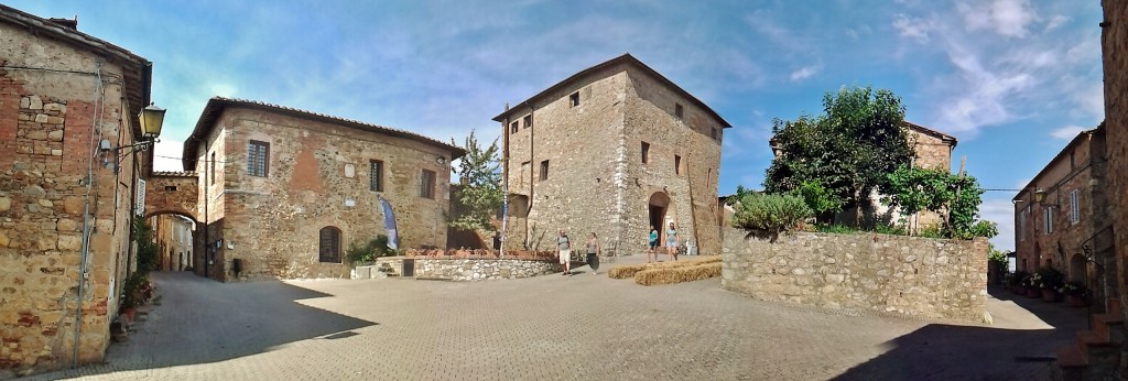 Foto: Interior de la muralla - Murlo (Tuscany), Italia