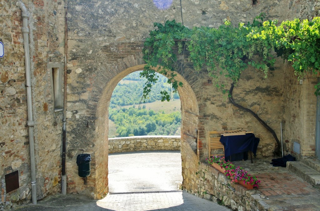 Foto: Interior de la muralla - Murlo (Tuscany), Italia