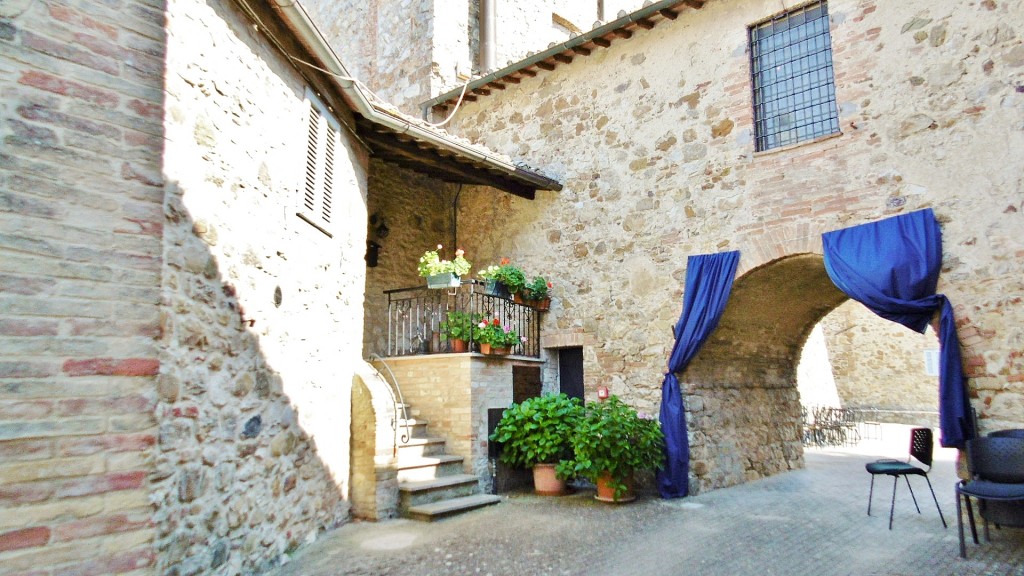 Foto: Interior de la muralla - Murlo (Tuscany), Italia