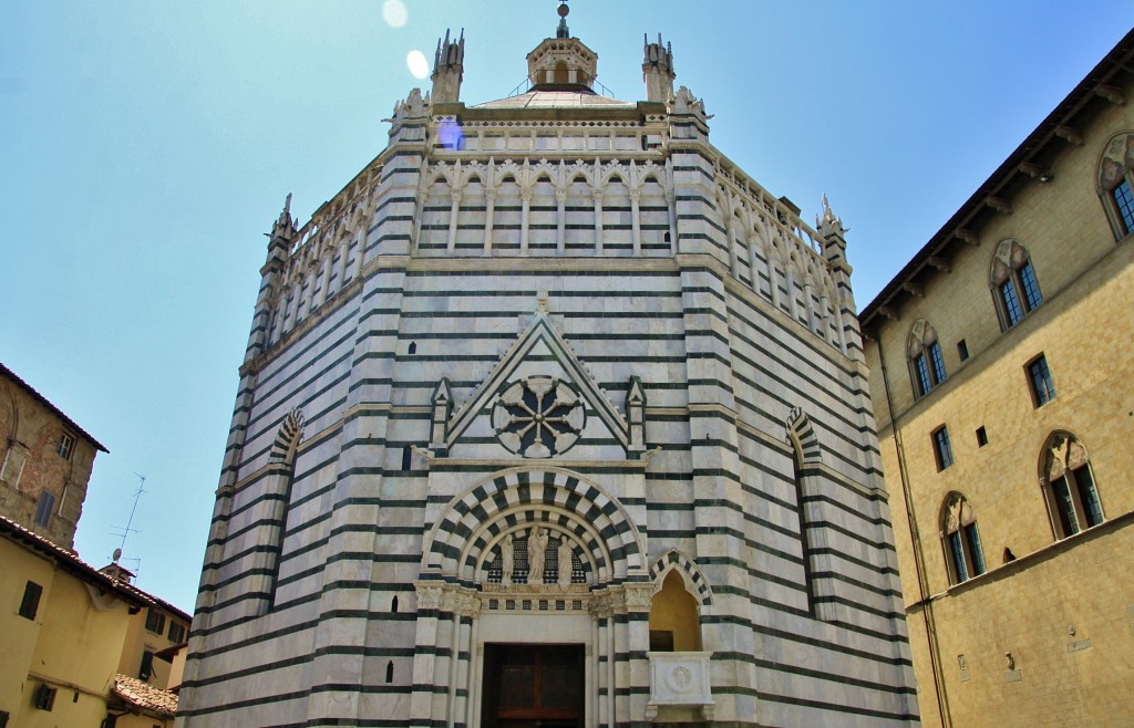 Foto: Baptisterio - Pistoia (Tuscany), Italia