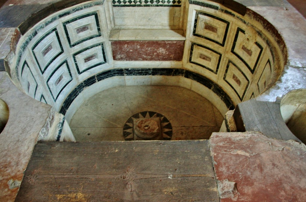 Foto: Baptisterio - Pistoia (Tuscany), Italia