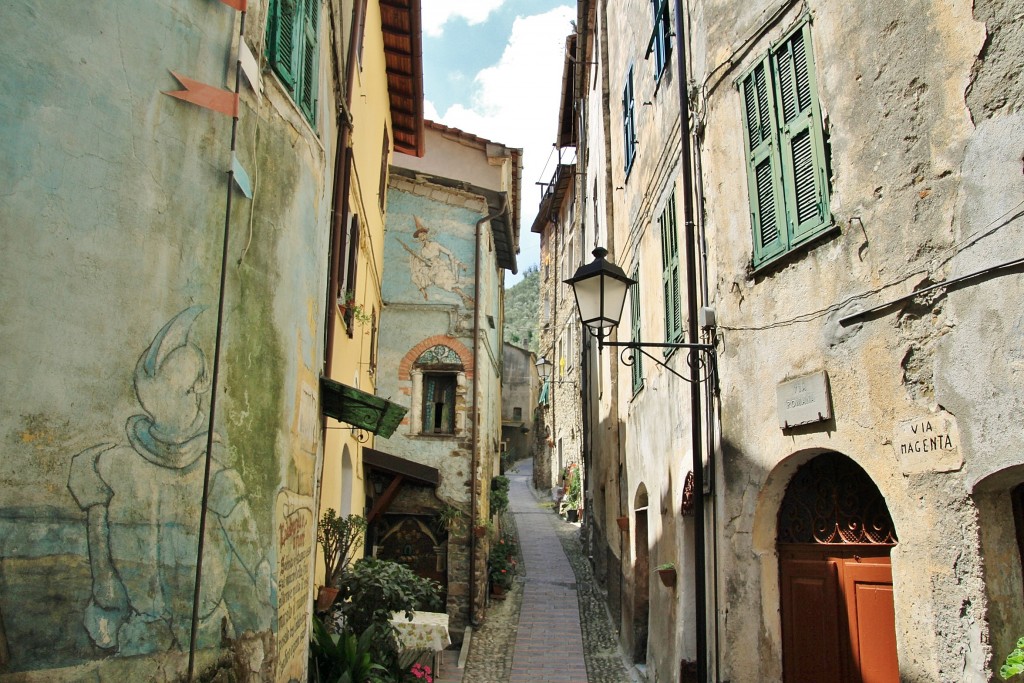 Foto: Centro histórico - Badalucco (Liguria), Italia