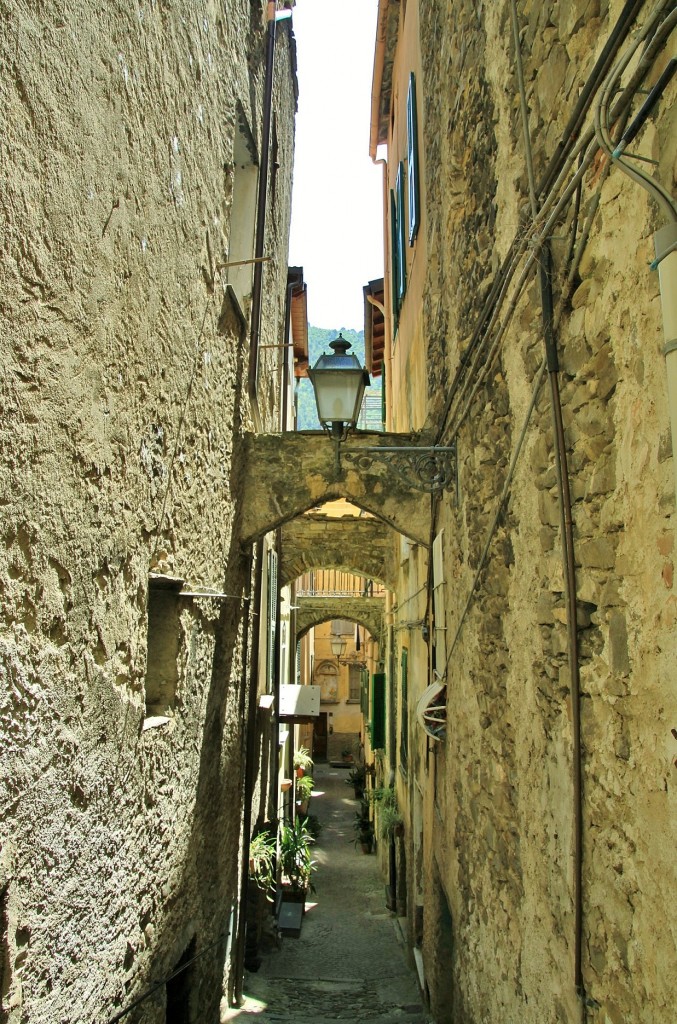 Foto: Centro histórico - Badalucco (Liguria), Italia