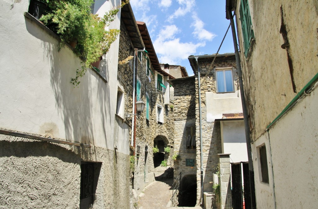 Foto: Centro histórico - Badalucco (Liguria), Italia