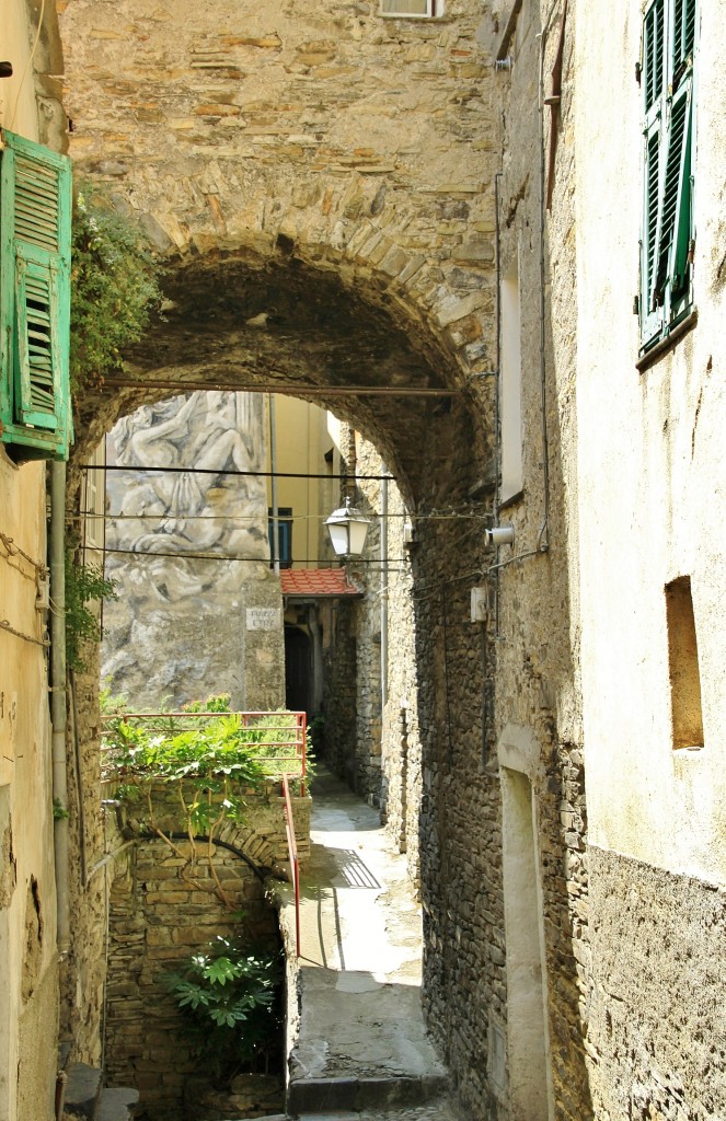 Foto: Centro histórico - Badalucco (Liguria), Italia