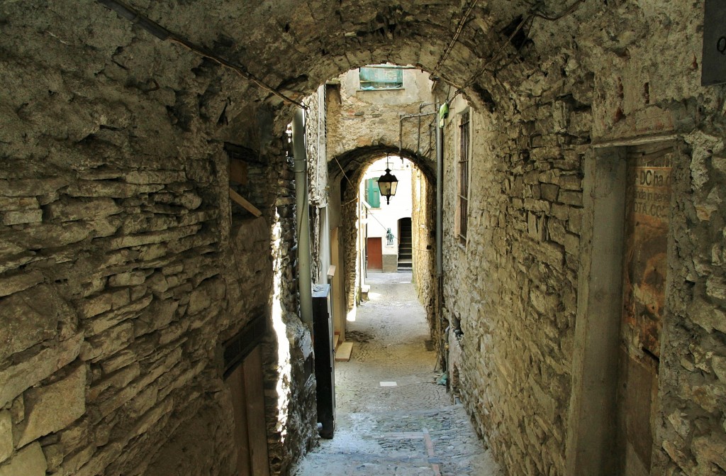 Foto: Centro histórico - Badalucco (Liguria), Italia