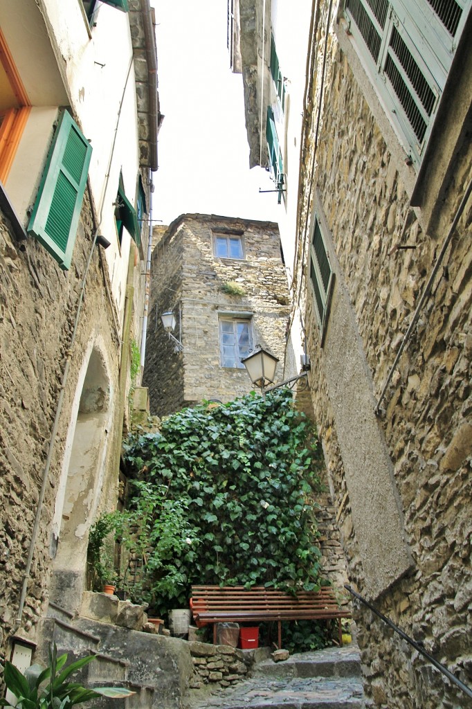 Foto: Centro histórico - Badalucco (Liguria), Italia