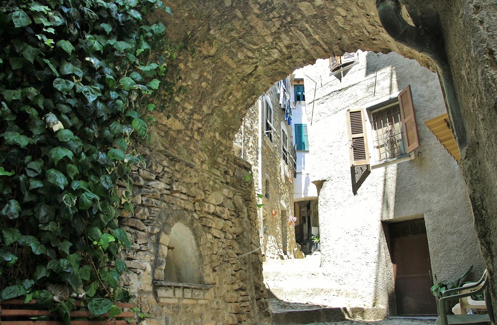 Foto: Centro histórico - Badalucco (Liguria), Italia