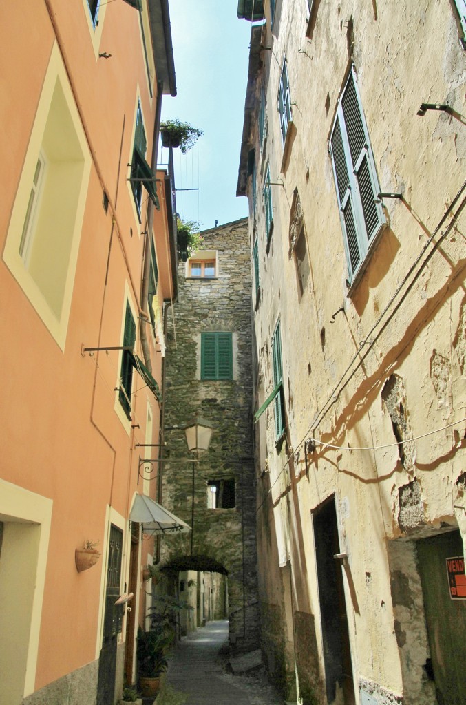 Foto: Centro histórico - Badalucco (Liguria), Italia