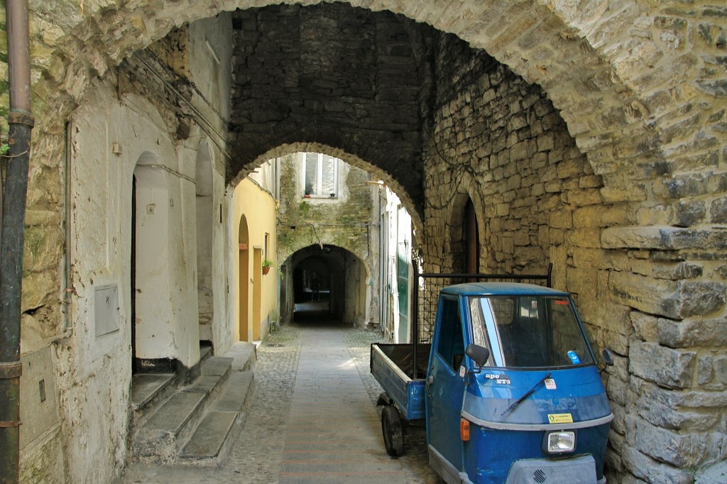 Foto: Centro histórico - Badalucco (Liguria), Italia