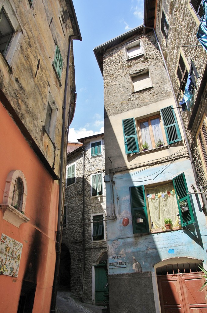 Foto: Centro histórico - Badalucco (Liguria), Italia