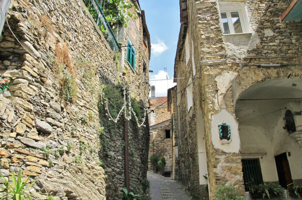 Foto: Centro histórico - Badalucco (Liguria), Italia