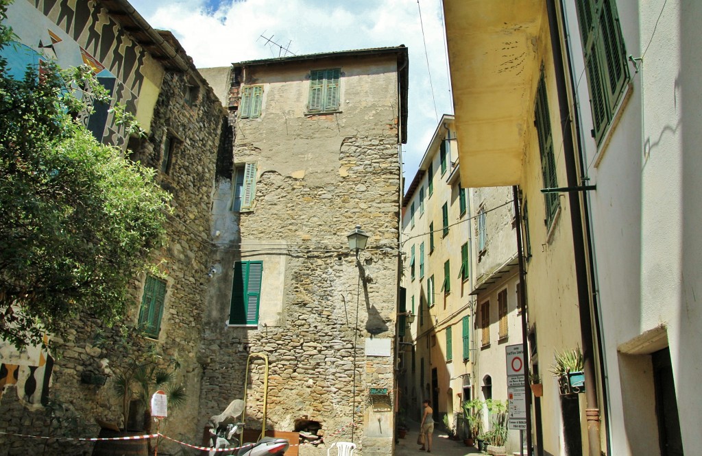 Foto: Centro histórico - Badalucco (Liguria), Italia