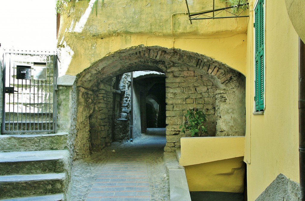 Foto: Centro histórico - Badalucco (Liguria), Italia