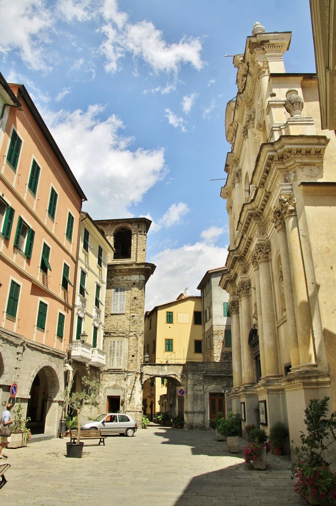 Foto: Centro histórico - Badalucco (Liguria), Italia