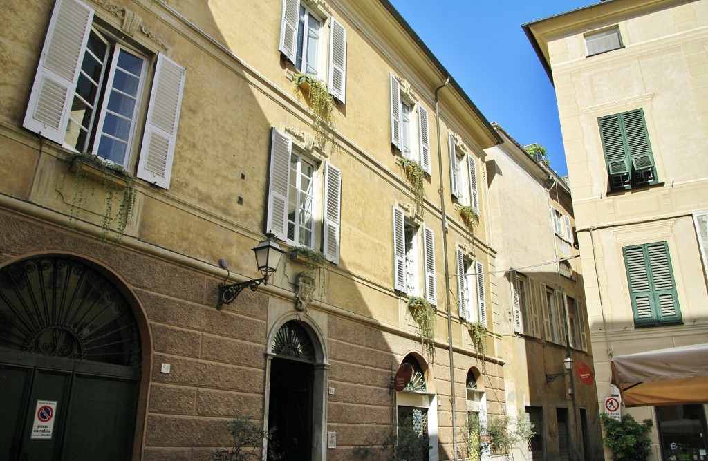 Foto: Centro histórico - Albenga (Liguria), Italia