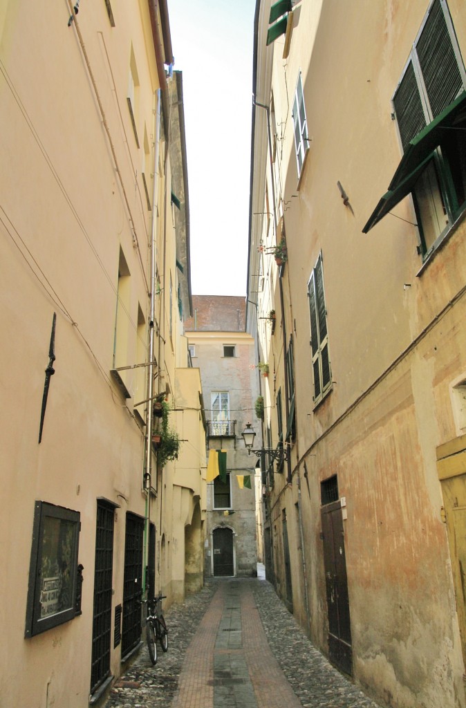 Foto: Centro histórico - Albenga (Liguria), Italia