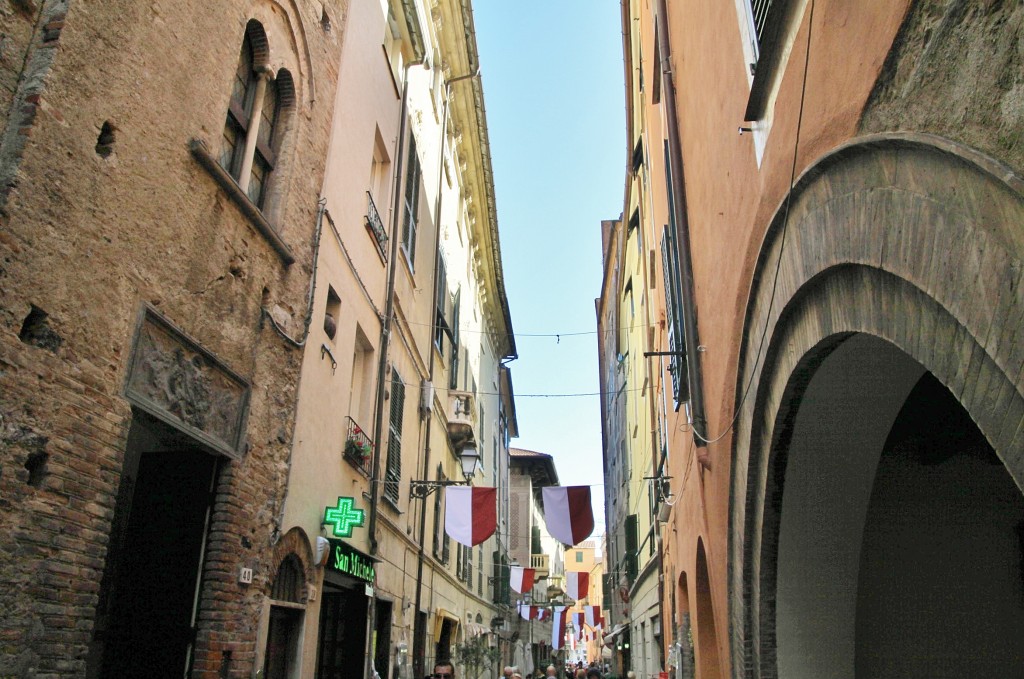 Foto: Centro histórico - Albenga (Liguria), Italia