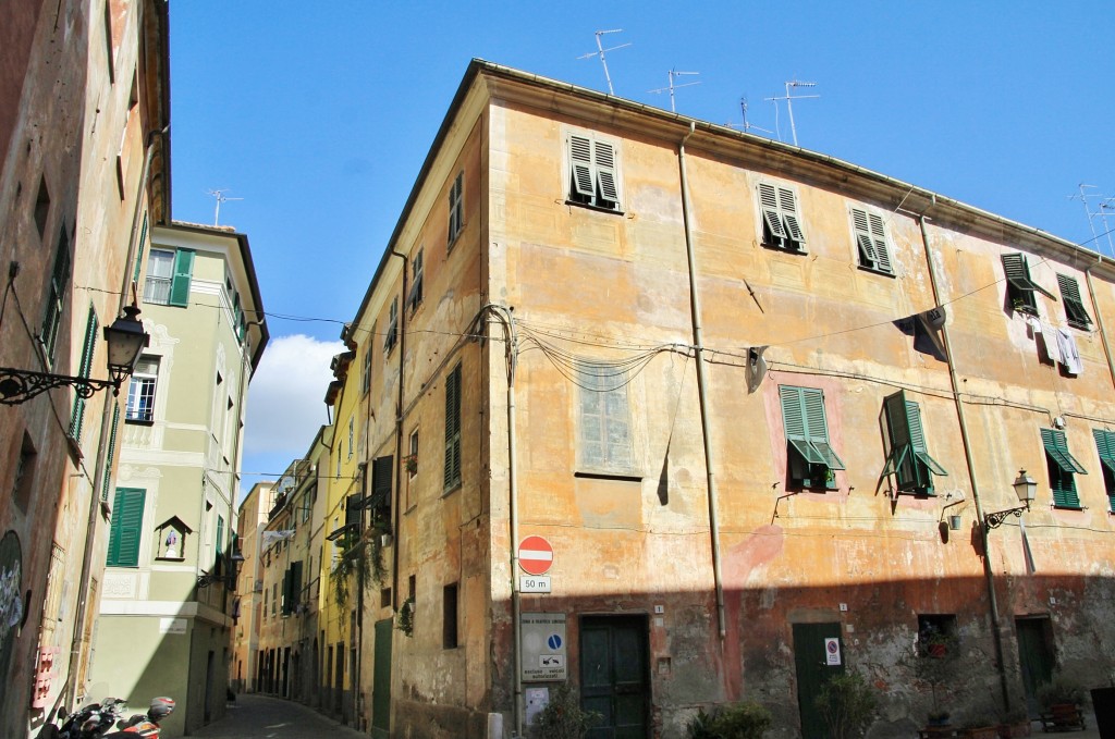 Foto: Centro histórico - Albenga (Liguria), Italia