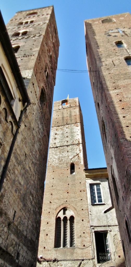 Foto: Centro histórico - Albenga (Liguria), Italia