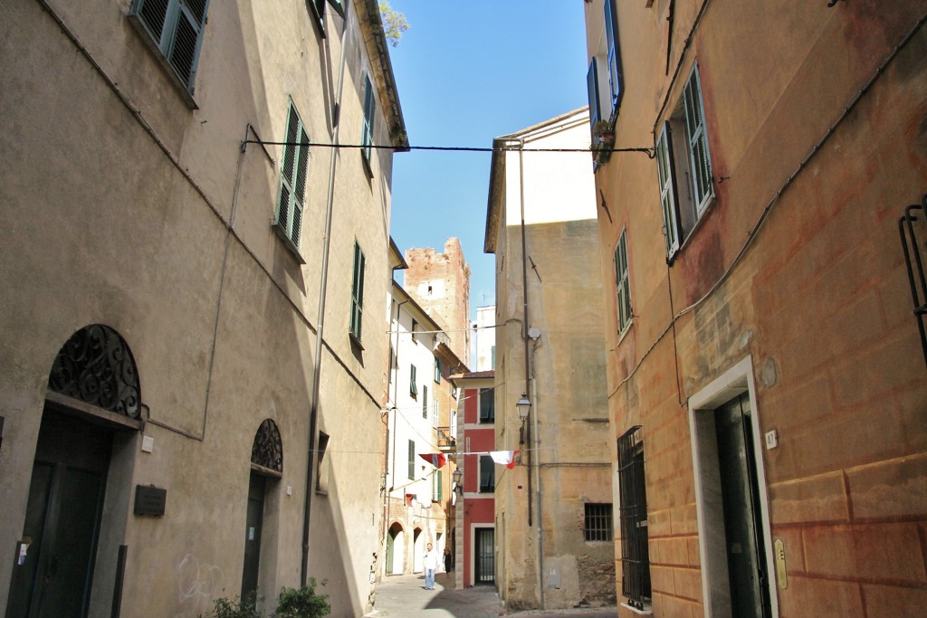 Foto: Centro histórico - Albenga (Liguria), Italia