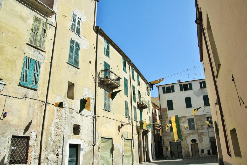 Foto: Centro histórico - Albenga (Liguria), Italia