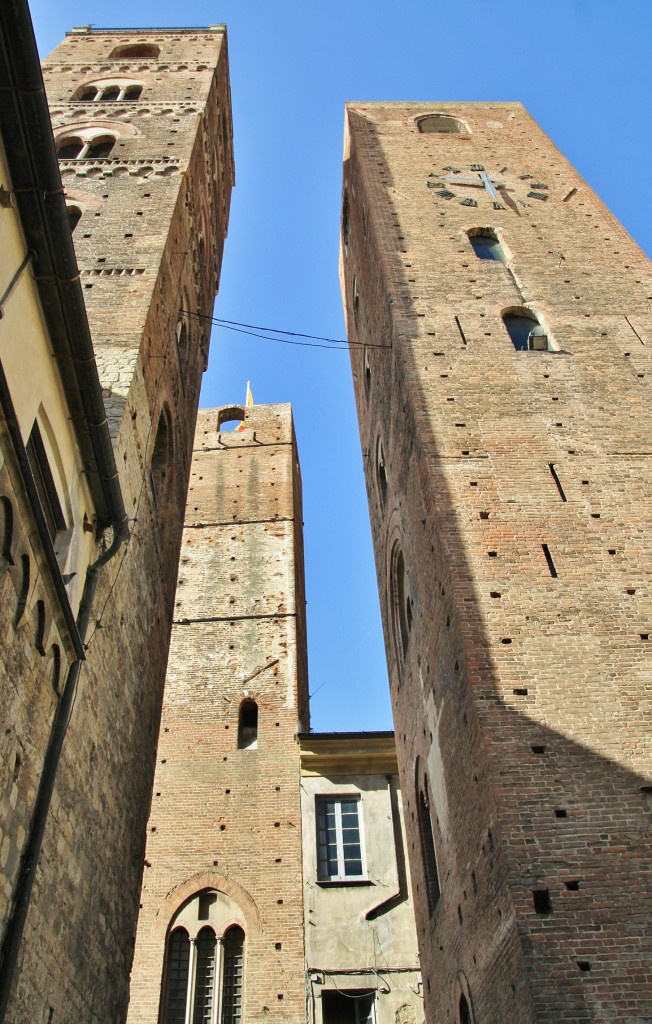 Foto: Centro histórico - Albenga (Liguria), Italia