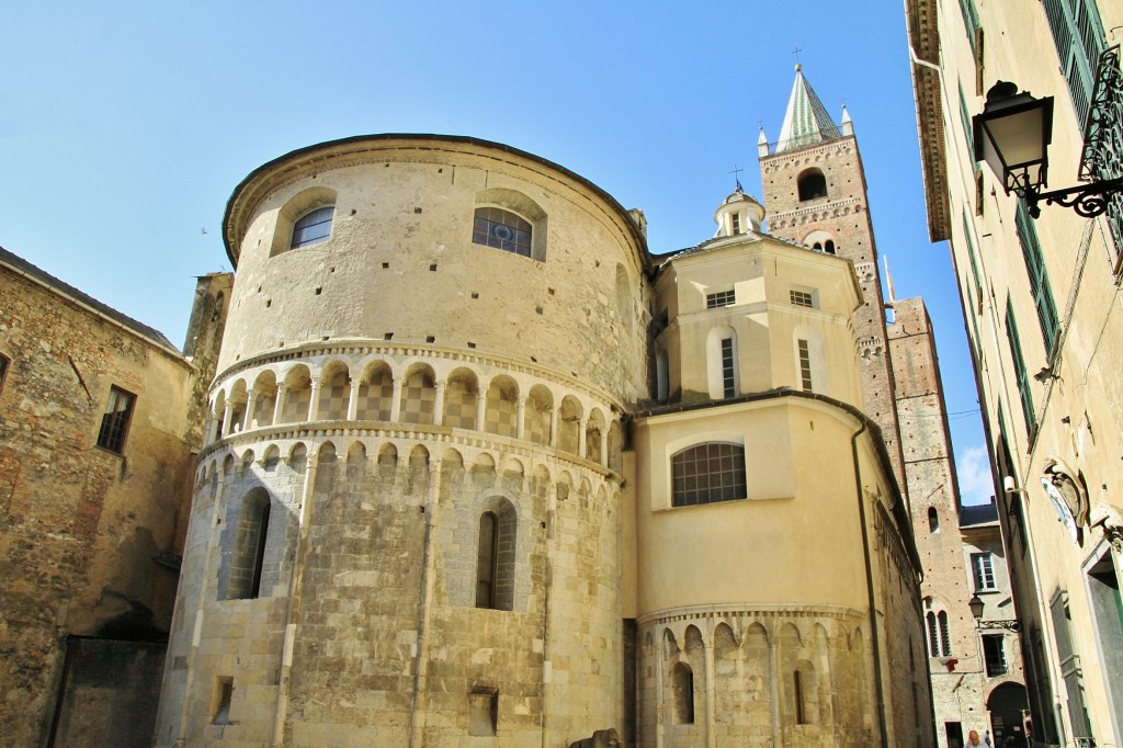 Foto: Centro histórico - Albenga (Liguria), Italia