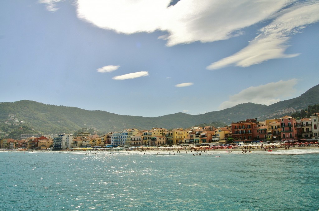 Foto: Vistas desde el Muelle - Alassio (Liguria), Italia