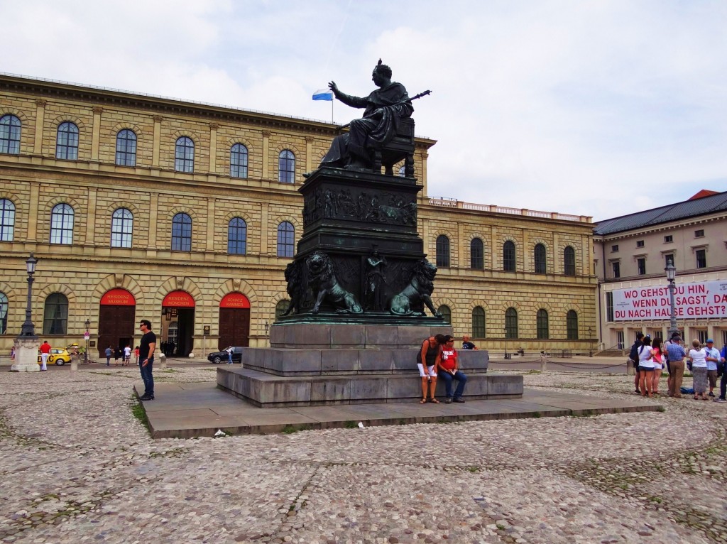 Foto: Max-Joseph-Platz - München (Bavaria), Alemania