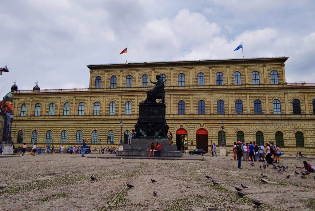 Foto: Max-Joseph-Platz - München (Bavaria), Alemania