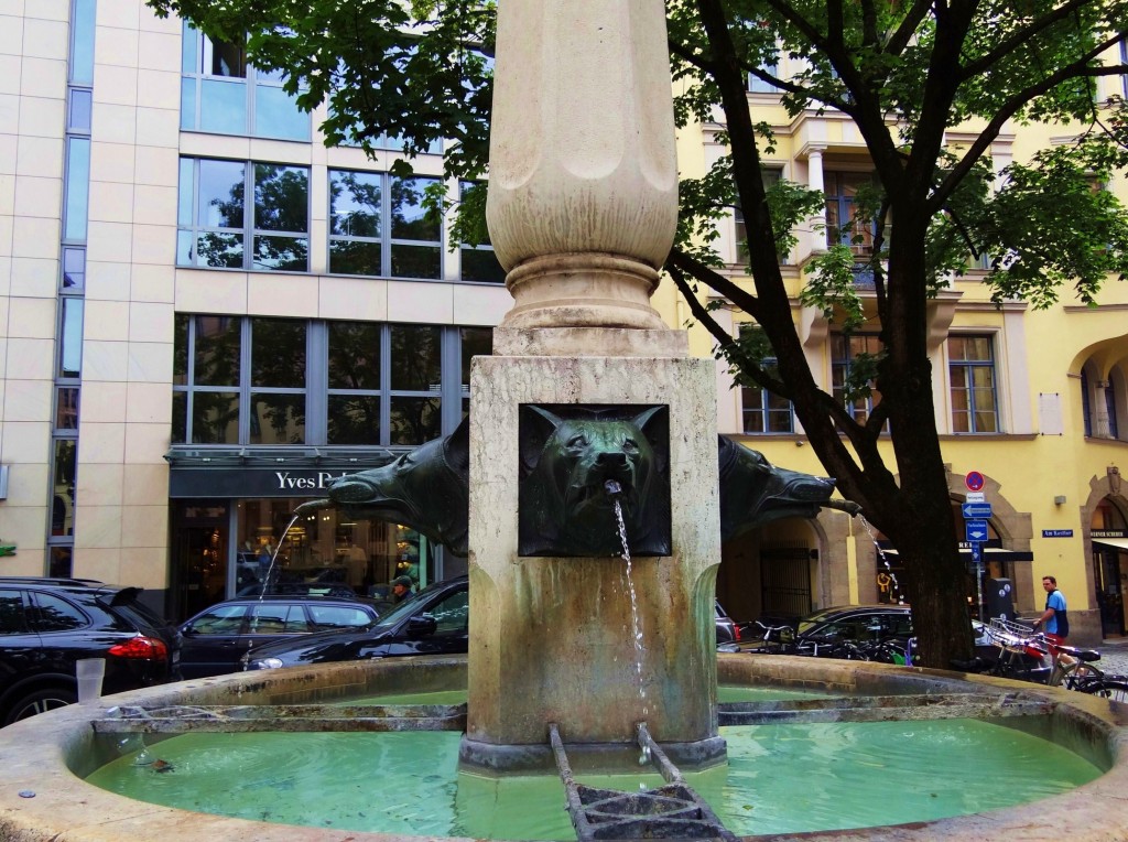 Foto: Wolfsbrunnen - München (Bavaria), Alemania