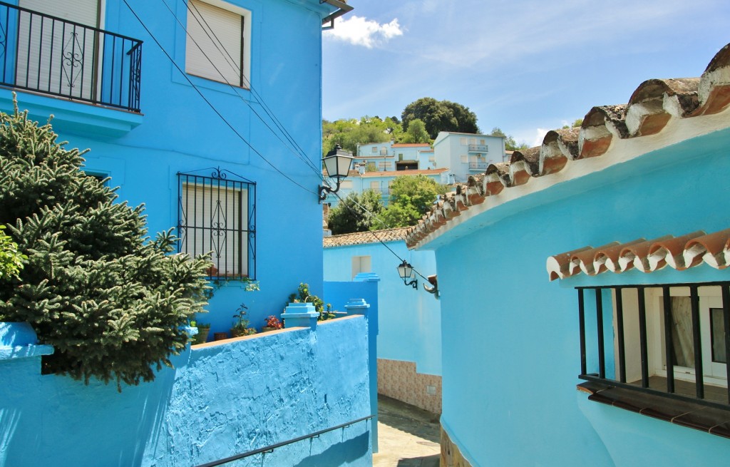 Foto: Vista del pueblo - Júzcar (Málaga), España