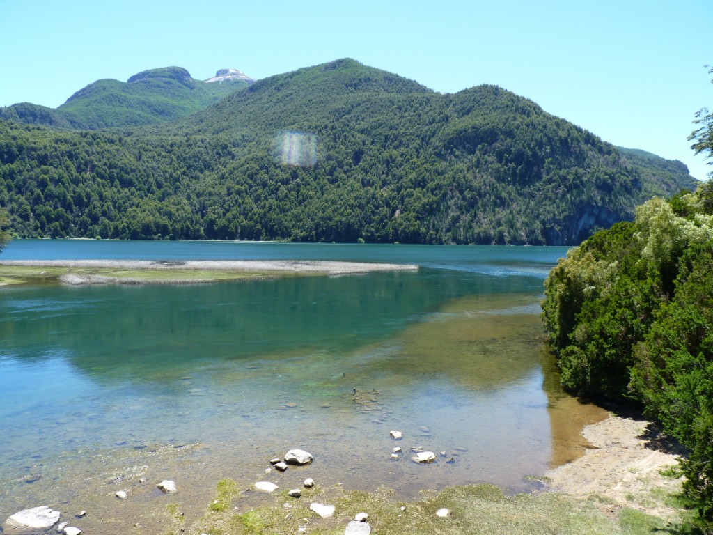 Foto: Río Menéndez. - Parque Nacional Los Alerces (Chubut), Argentina