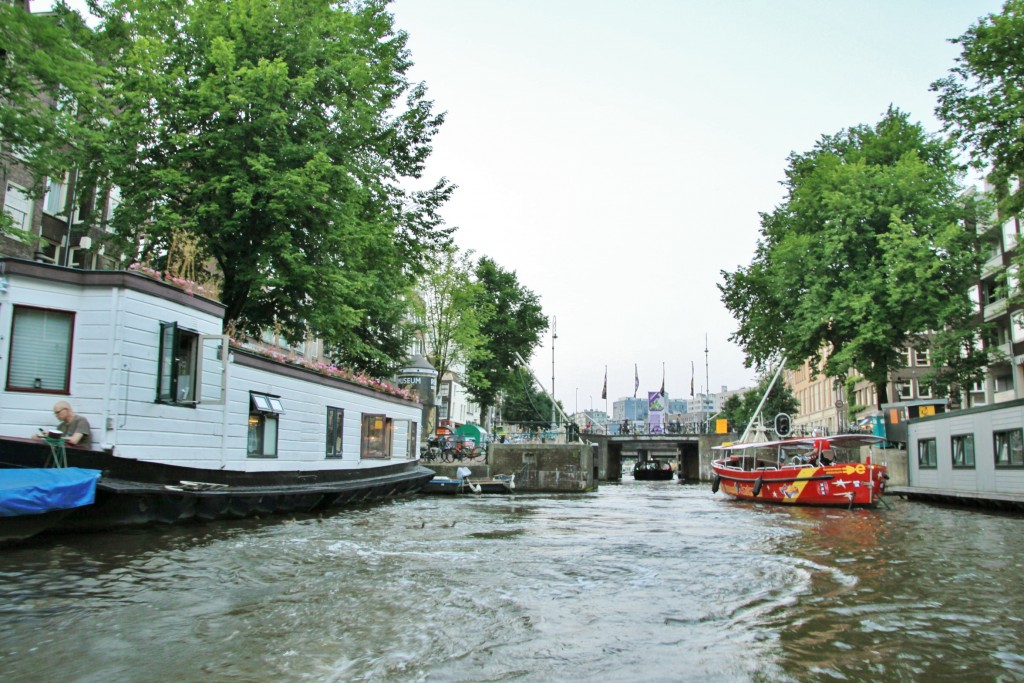 Foto: Navegando por los canales - Amsterdam (North Holland), Países Bajos